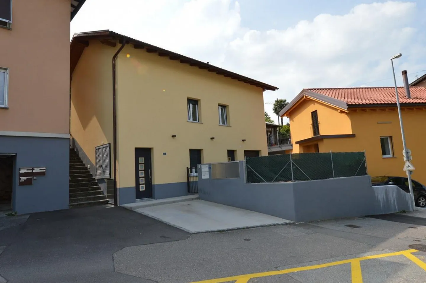 3.5-ROOM DUPLEX APARTMENT WITH GARDEN IN A TWO-FAMILY HOUSE - Photo 1 of 11