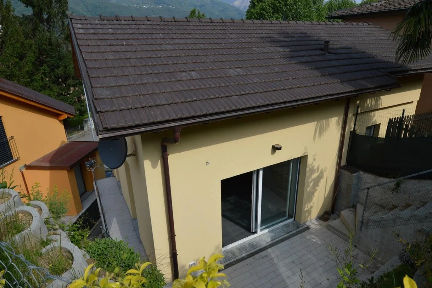 3.5-ROOM DUPLEX APARTMENT WITH GARDEN IN A TWO-FAMILY HOUSE - Photo 2 of 11