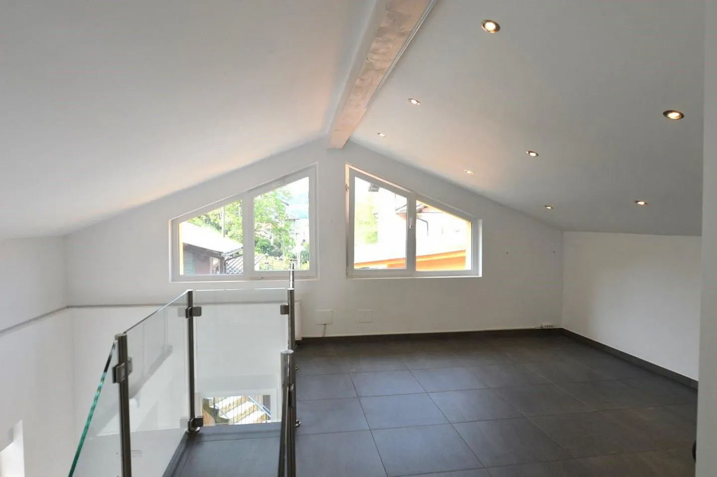 3.5-ROOM DUPLEX APARTMENT WITH GARDEN IN A TWO-FAMILY HOUSE - Photo 6 of 11