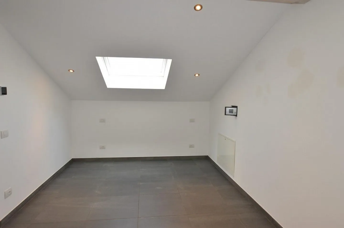 3.5-ROOM DUPLEX APARTMENT WITH GARDEN IN A TWO-FAMILY HOUSE - Photo 7 of 11