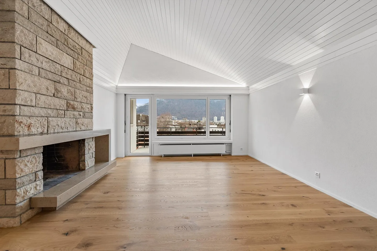 Renovated 4.5 attic apartment with stunning views 119m2 - Photo 7 of 27