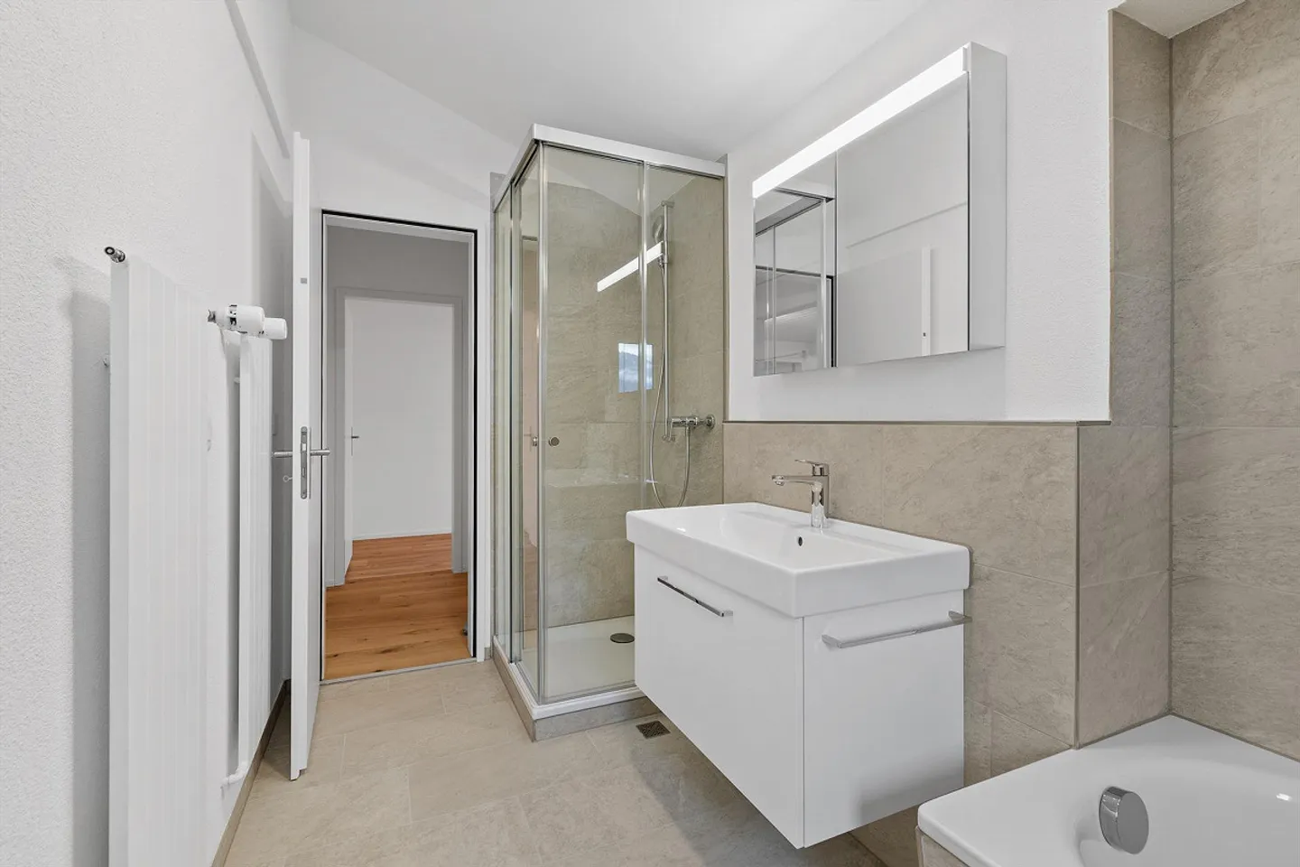 Renovated 4.5 attic apartment with stunning views 119m2 - Photo 14 of 27