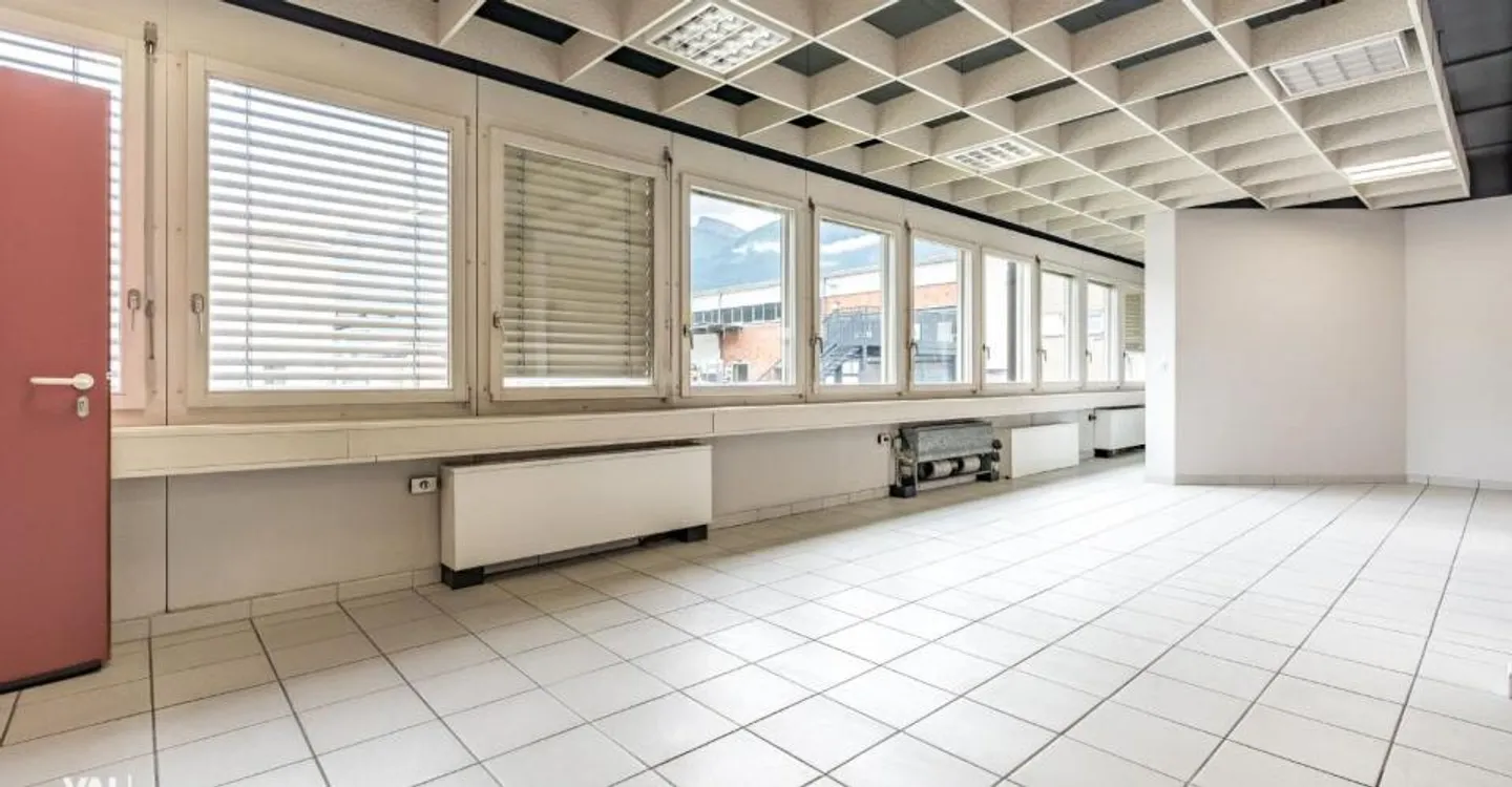 For rent: modern and bright office space - 1,200 m² in Aigle - Photo 4 of 11