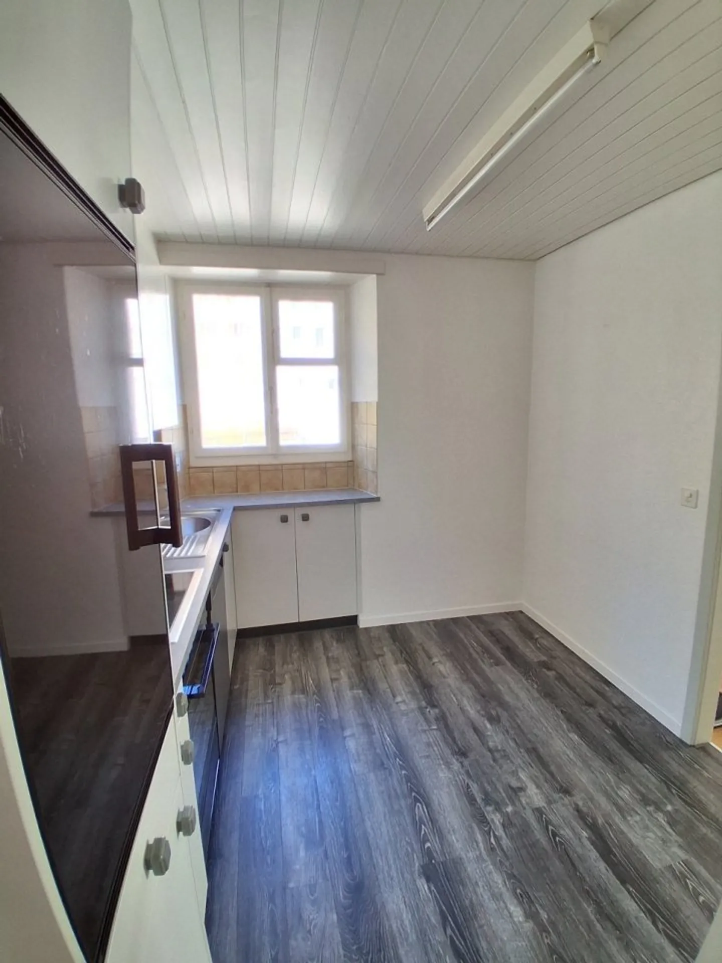 02316 - 3½ Room Apartment - Jonchères 39 - St-Imier - Photo 3 of 11