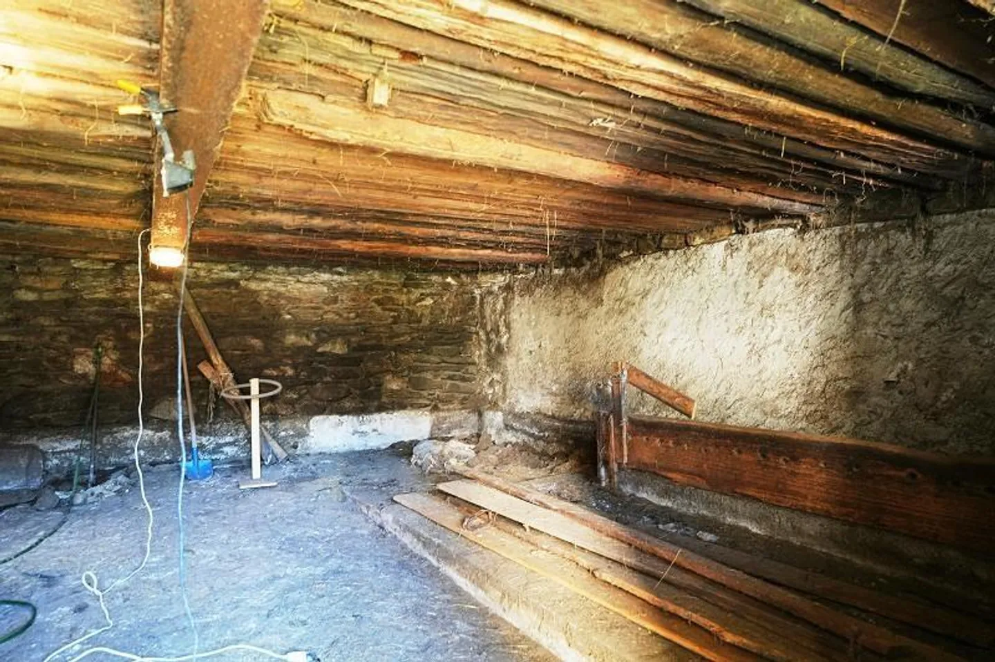 Rustico di 3 locali con licenza edile molto soleggiata e tranquilla - Foto 3 di 16