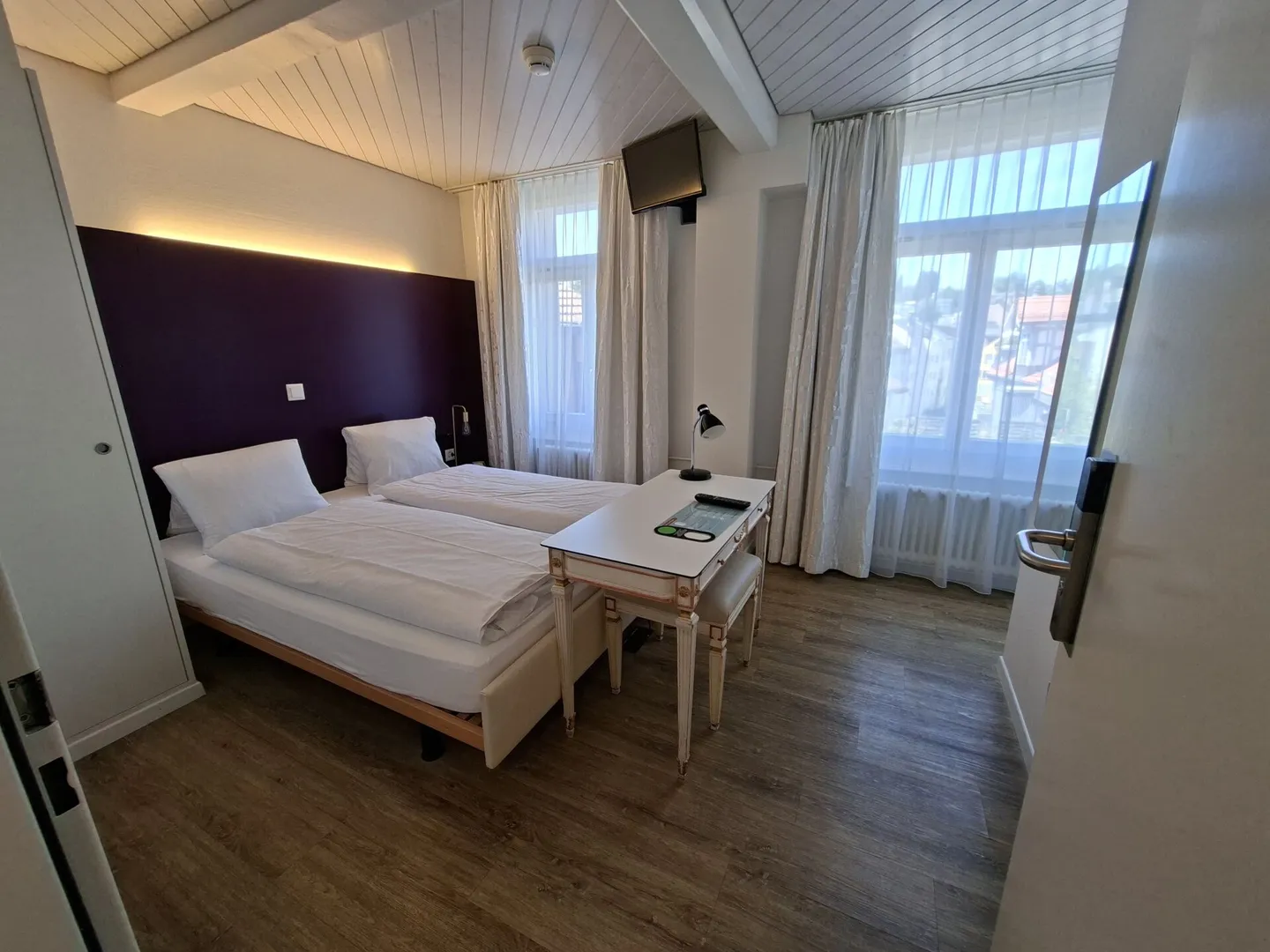 Bellissima camera arredata con bagno privato nel centro storico, 3° piano camera 303 - Foto 2 di 10