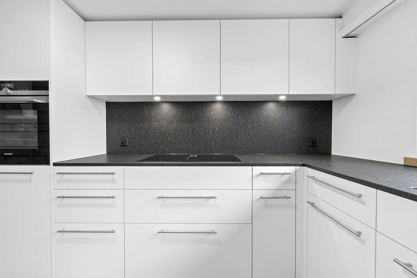Renovated 4.5 attic apartment with stunning views 119m2 - Photo 23 of 27