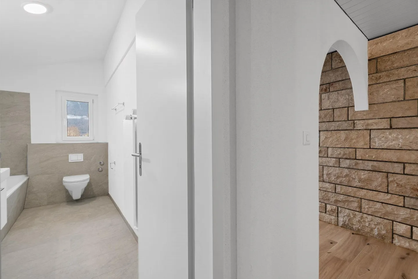 Renovated 4.5 attic apartment with stunning views 119m2 - Photo 25 of 27