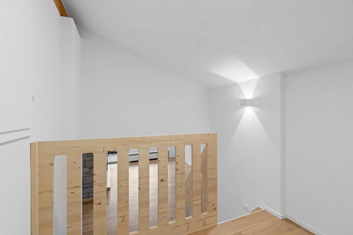 Renovated 4.5 attic apartment with stunning views 119m2 - Photo 26 of 27
