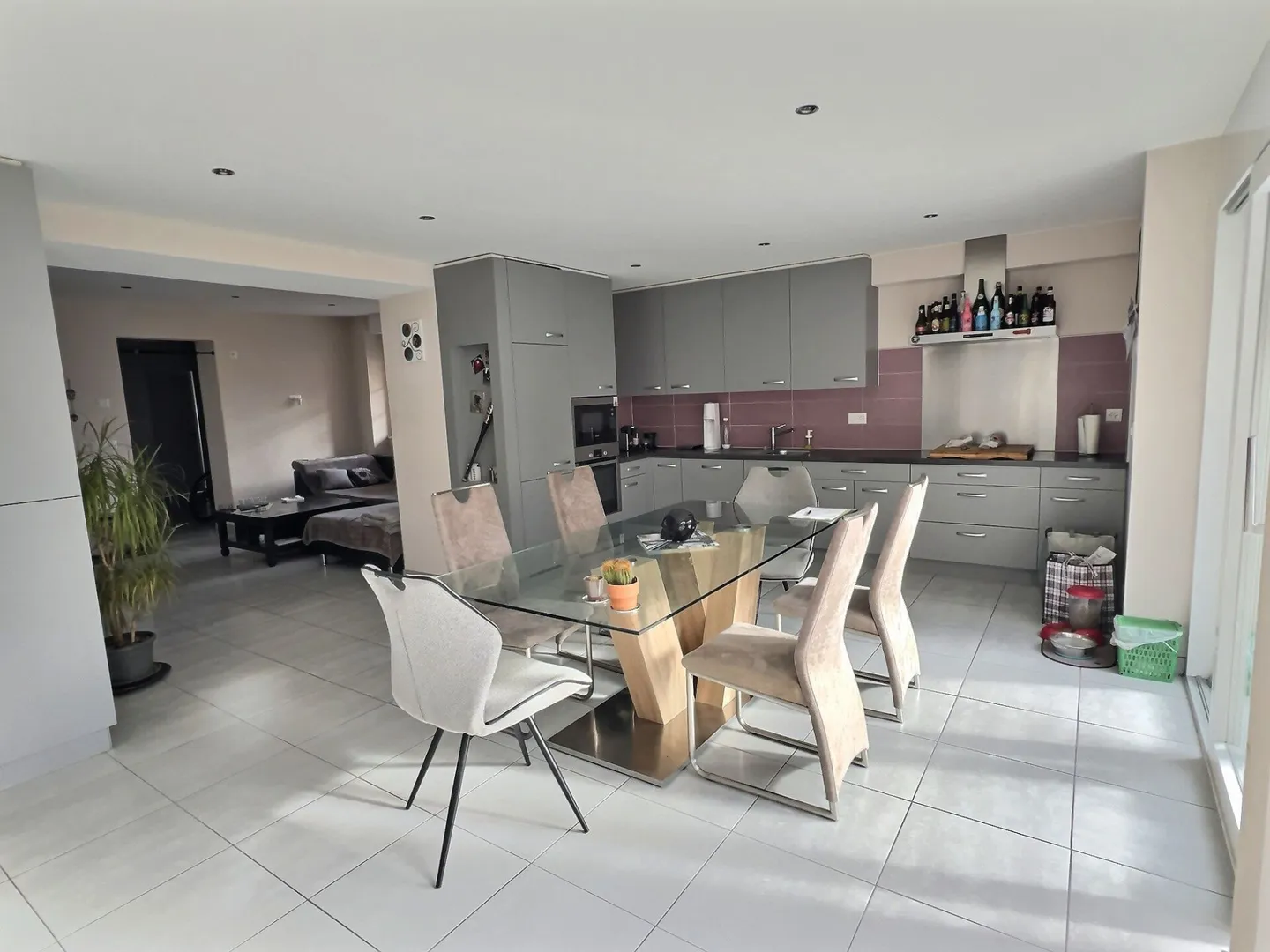 Geräumiges Familienhaus mit 2 Wohnungen im Herzen von Massongex - Foto 6 von 27