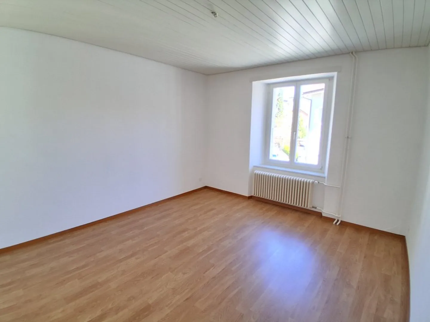 02316 - 3½ Room Apartment - Jonchères 39 - St-Imier - Photo 8 of 11