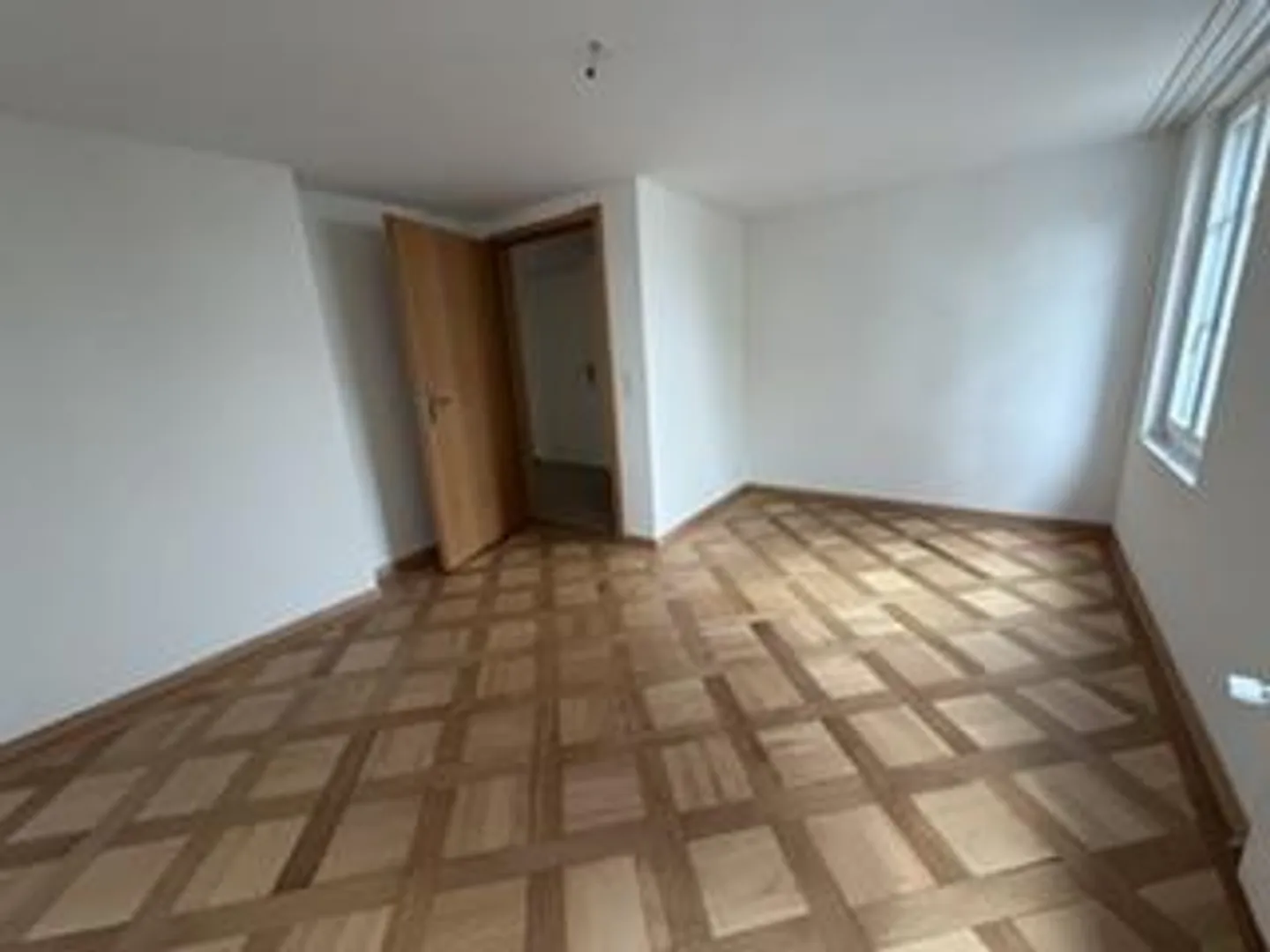 Luminoso appartamento di 4 locali - Foto 5 di 6