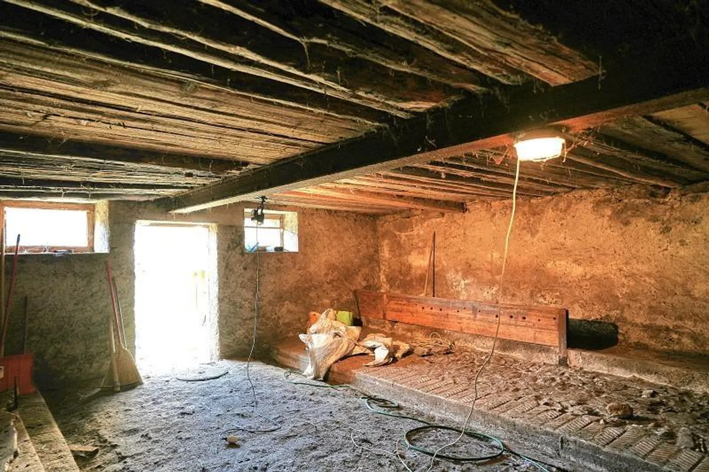 Rustico di 3 locali con licenza edile molto soleggiata e tranquilla - Foto 4 di 16