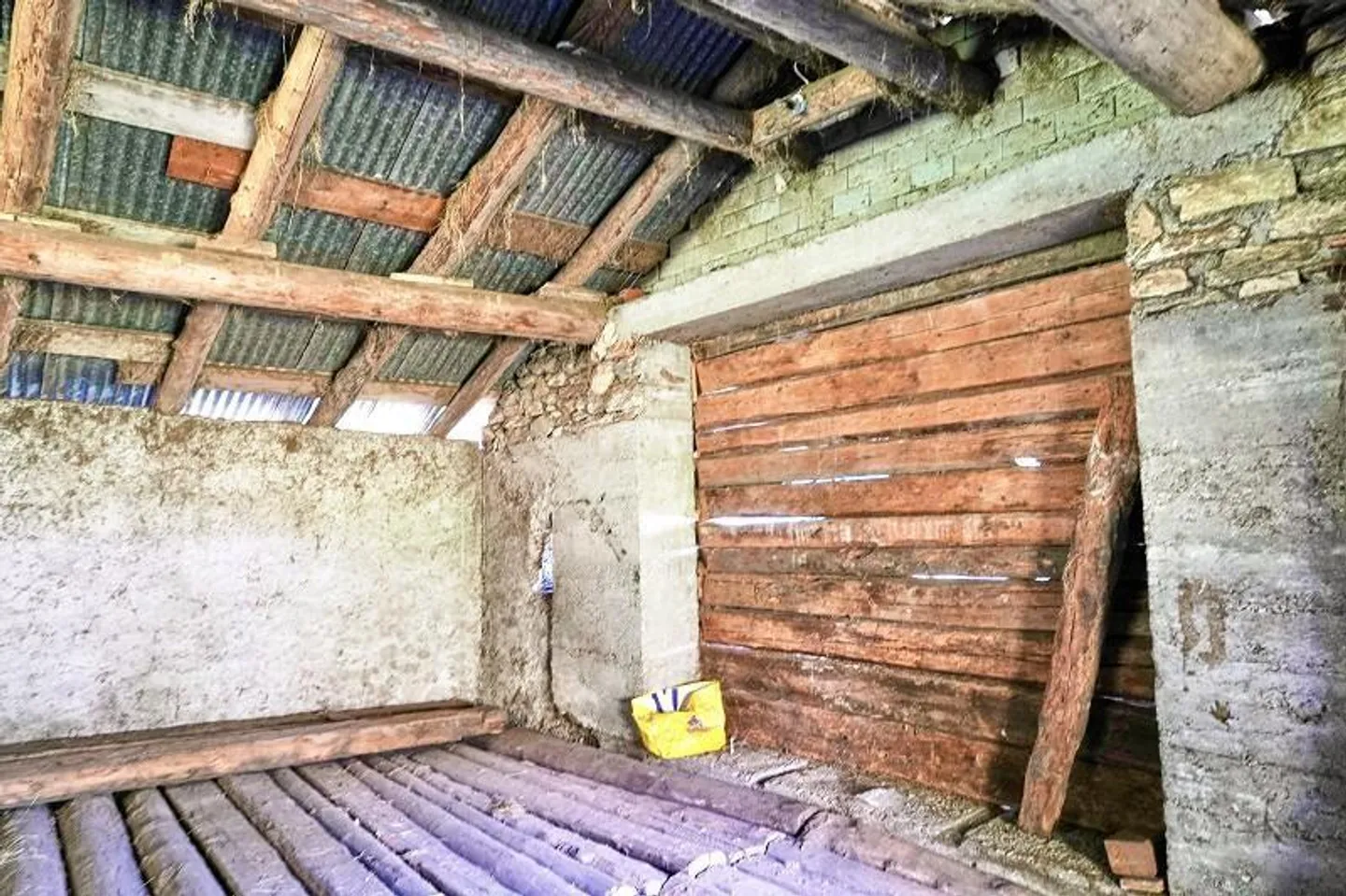 Rustico di 3 locali con licenza edile molto soleggiata e tranquilla - Foto 6 di 16