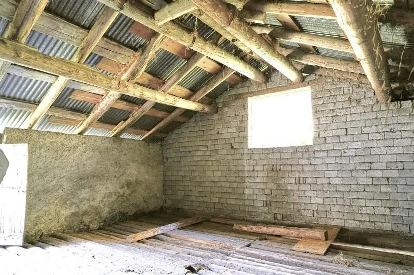 Rustico di 3 locali con licenza edile molto soleggiata e tranquilla - Foto 7 di 16