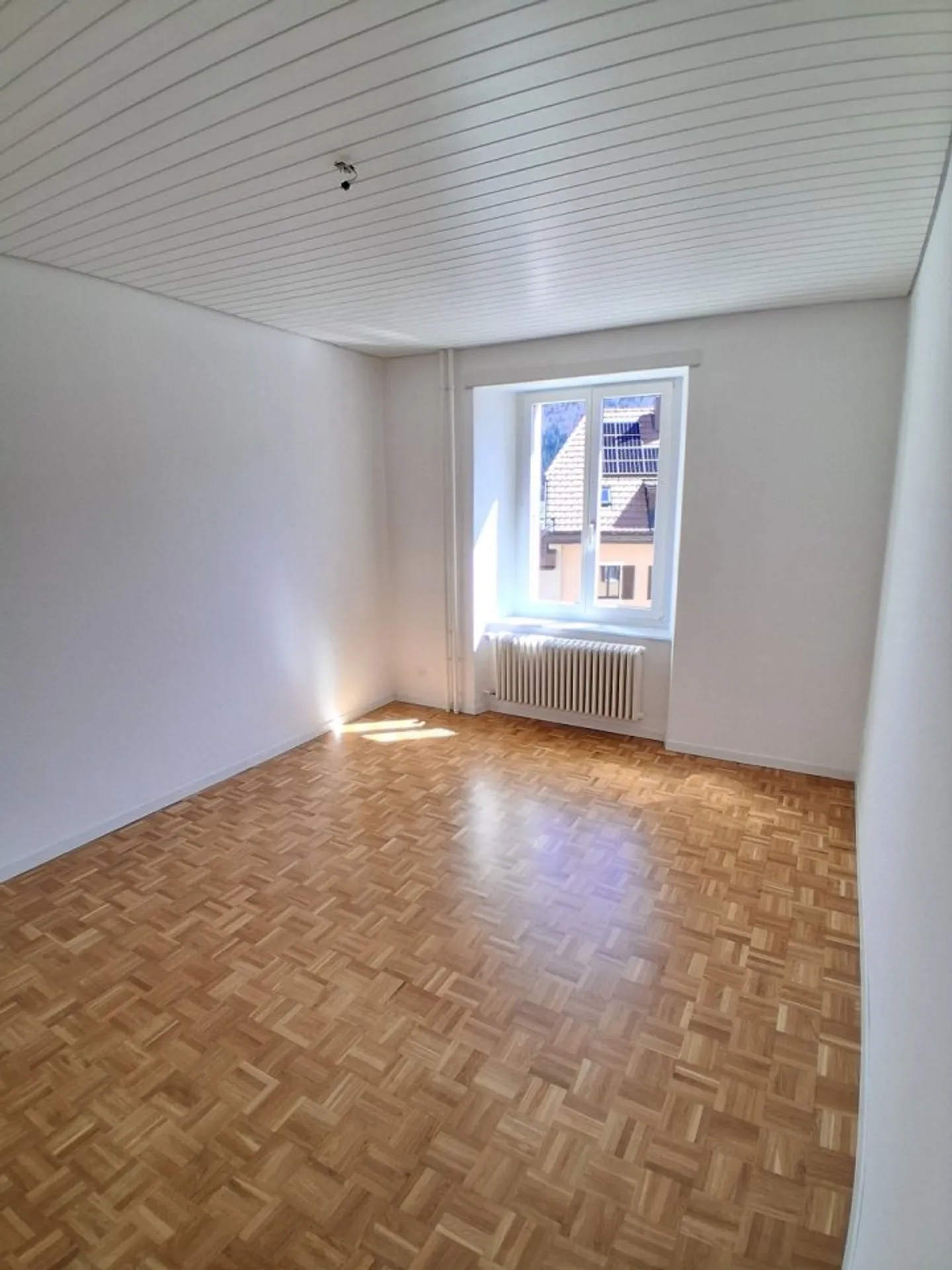 02316 - 3½ Room Apartment - Jonchères 39 - St-Imier - Photo 9 of 11