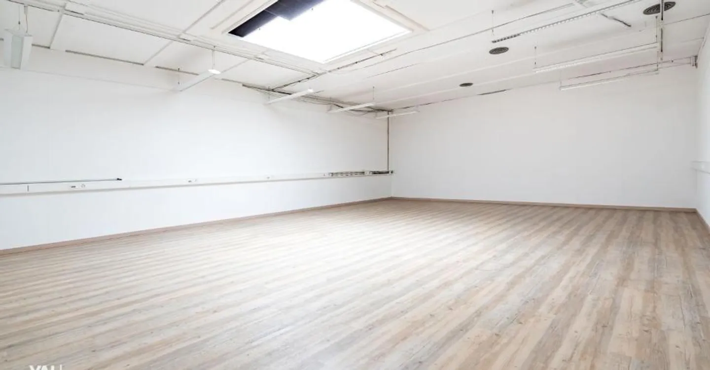 For rent: modern and bright office space - 1,200 m² in Aigle - Photo 11 of 11