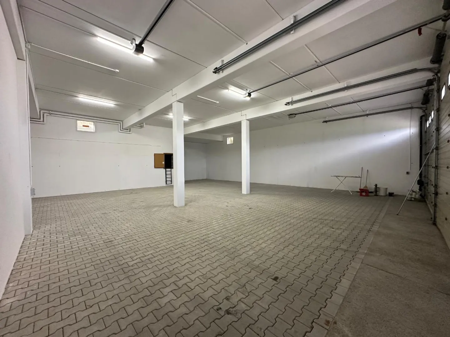 Edificio ad uso misto in affitto - Foto 3 di 5