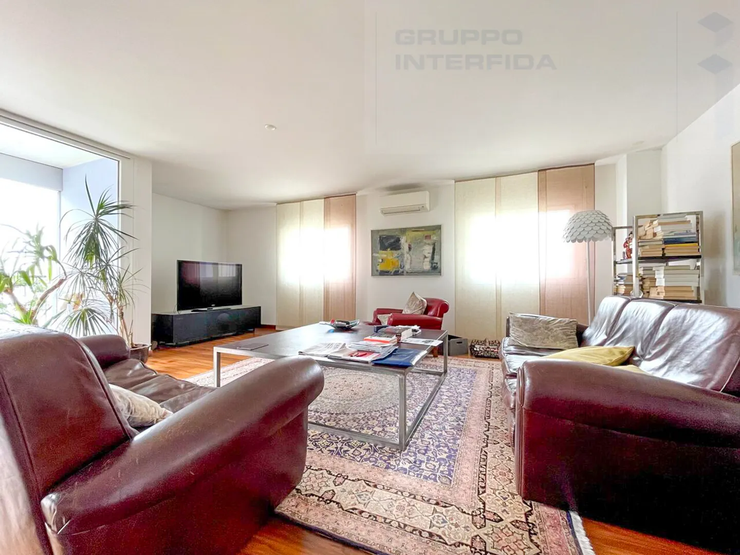 MODERN PENTHOUSE OF LARGE SIZE - Photo 2 of 12