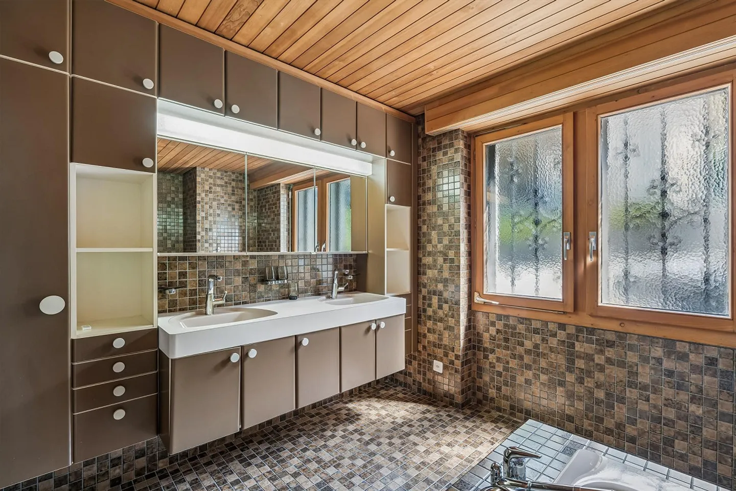 Spacieuse maison individuelle de 6 pièces à Mollis - Photo 10 sur 20