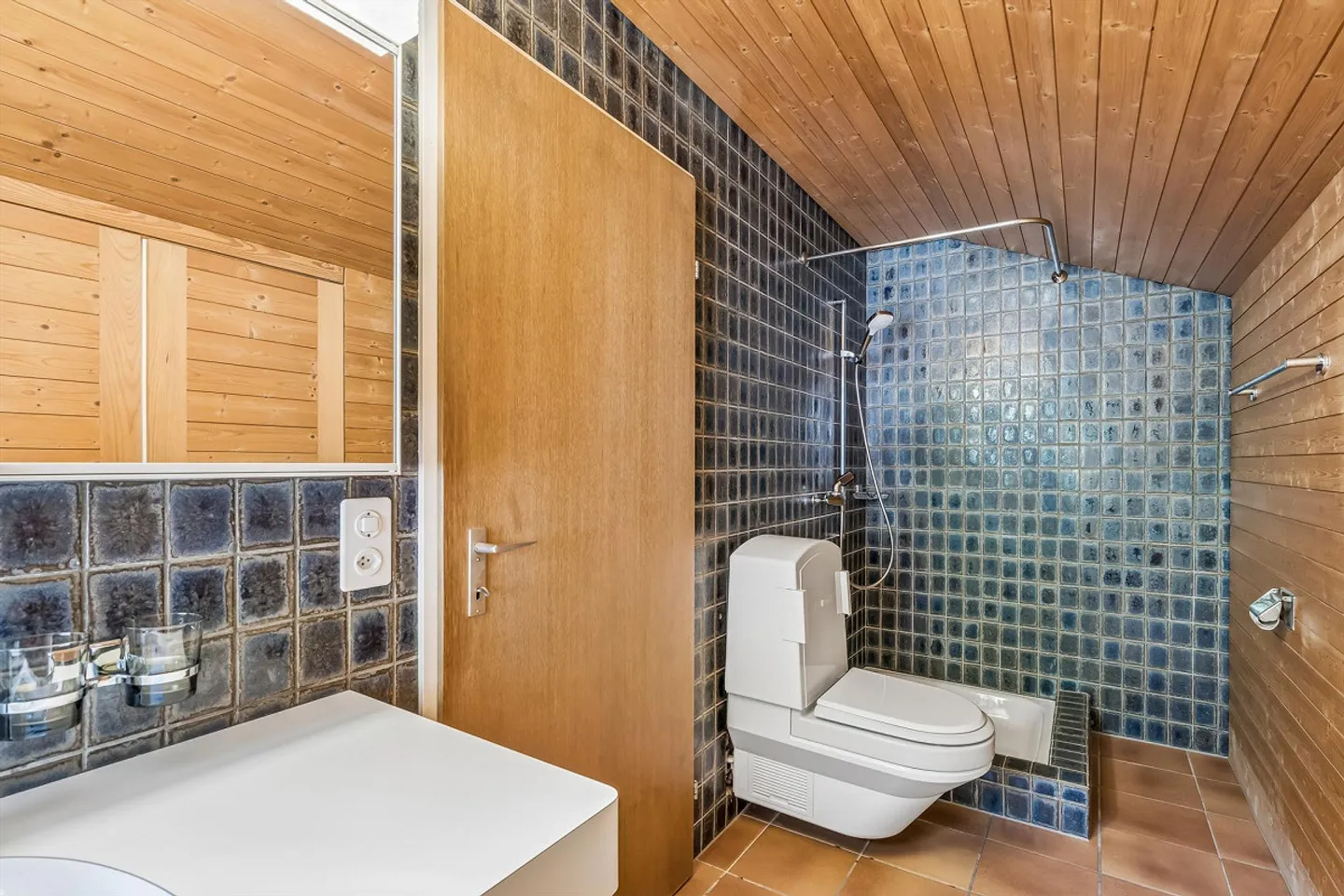 Spacieuse maison individuelle de 6 pièces à Mollis - Photo 13 sur 20