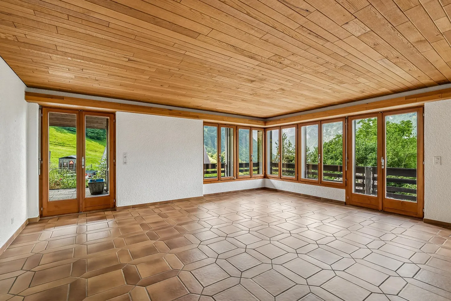 Spacieuse maison individuelle de 6 pièces à Mollis - Photo 6 sur 20