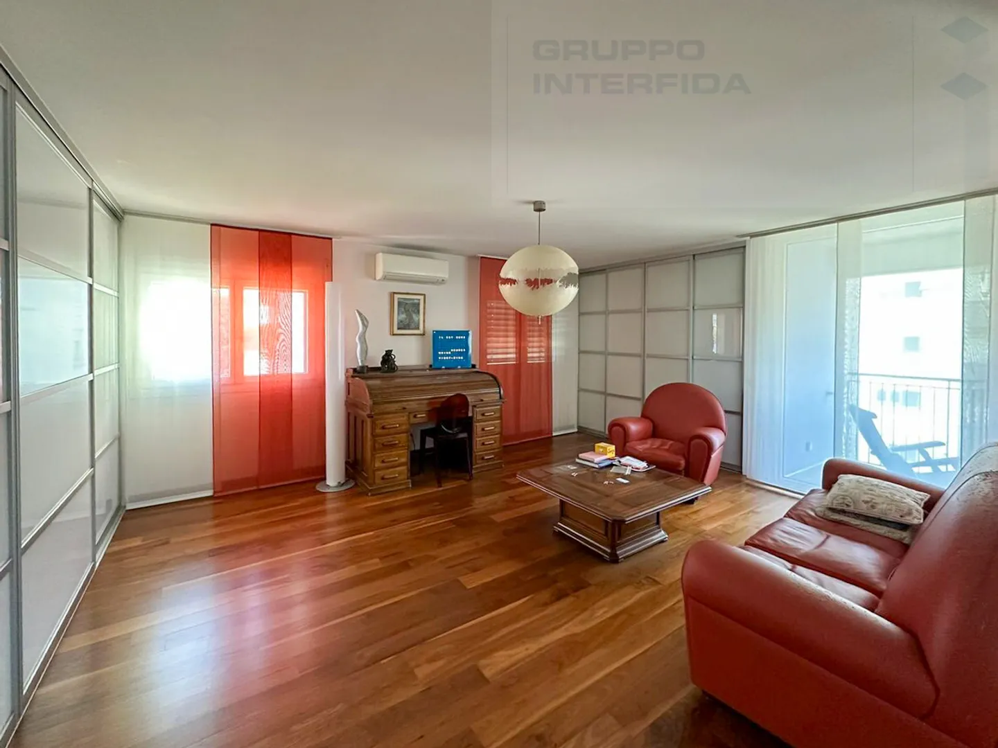 MODERN PENTHOUSE OF LARGE SIZE - Photo 9 of 12