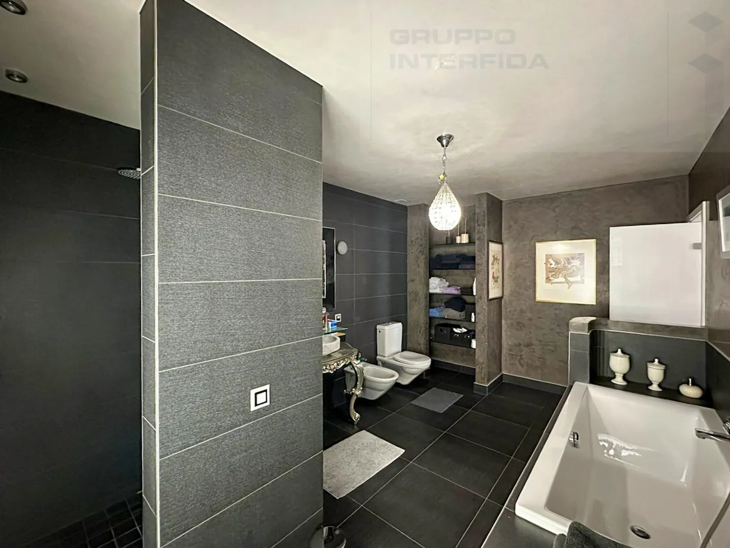 MODERN PENTHOUSE OF LARGE SIZE - Photo 10 of 12