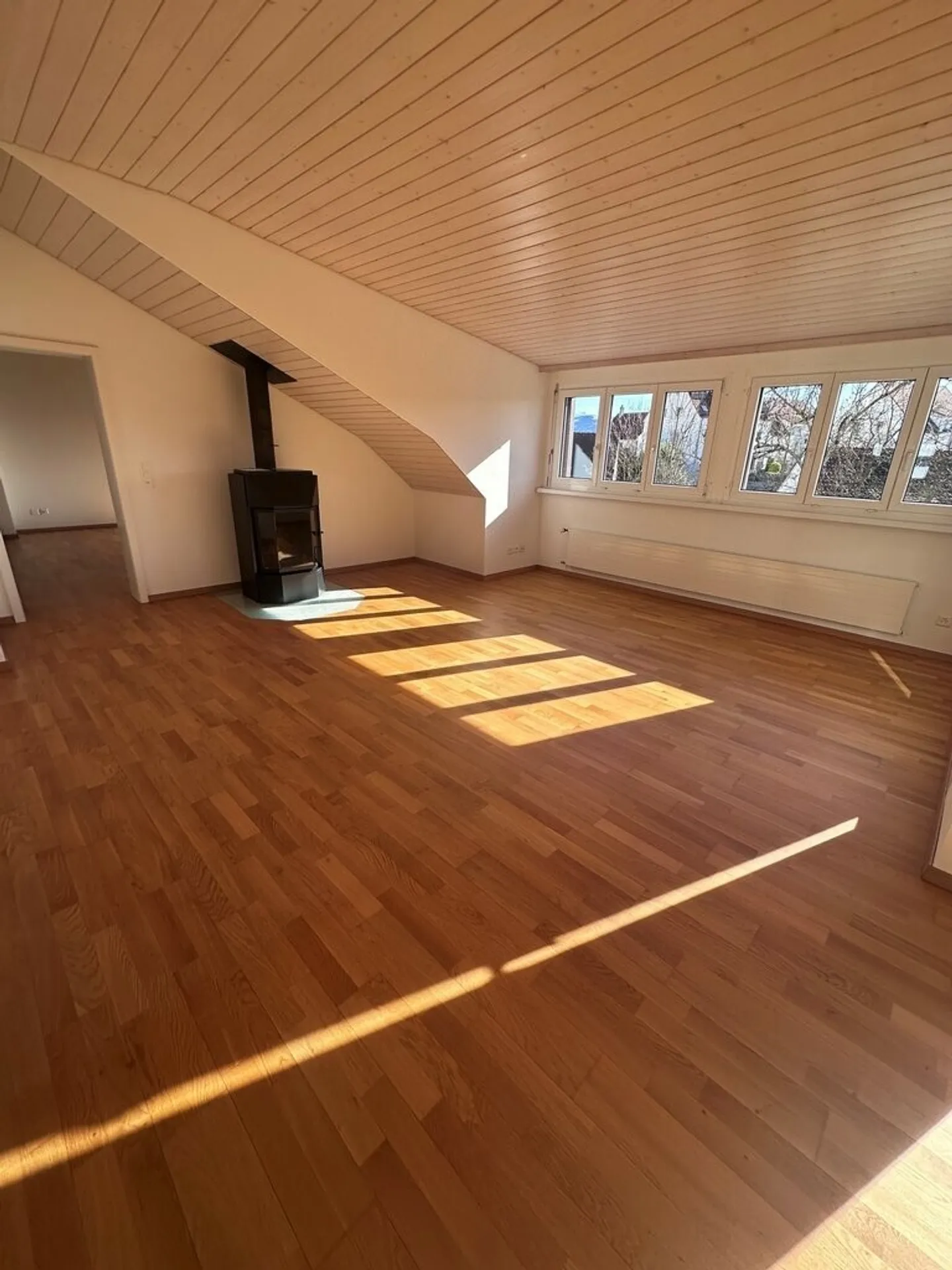 Start into your own happiness - Photo 1 of 10