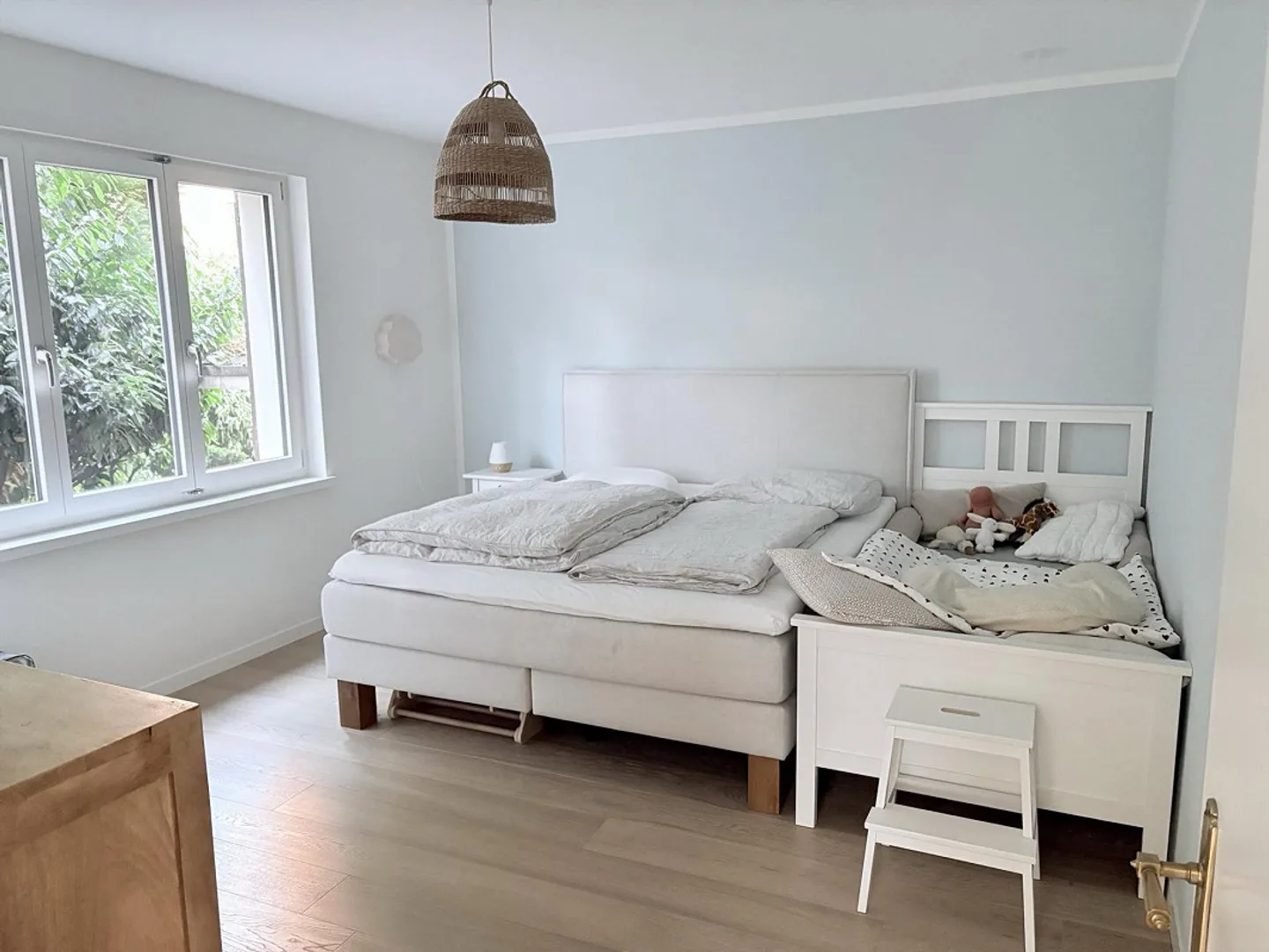 Moderne 4,5 Zimmer-Wohnung in ruhiger, grüner Lage Kreis 8 mit Garten - Foto 2 von 14