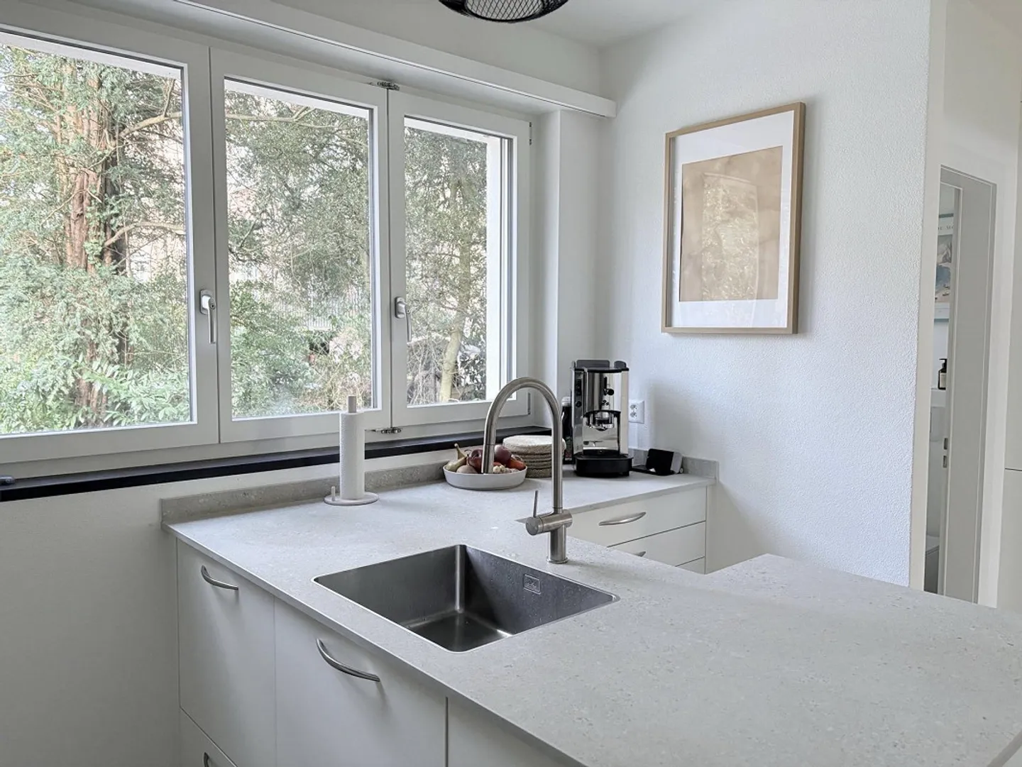 Moderne 4,5 Zimmer-Wohnung in ruhiger, grüner Lage Kreis 8 mit Garten - Foto 8 von 14