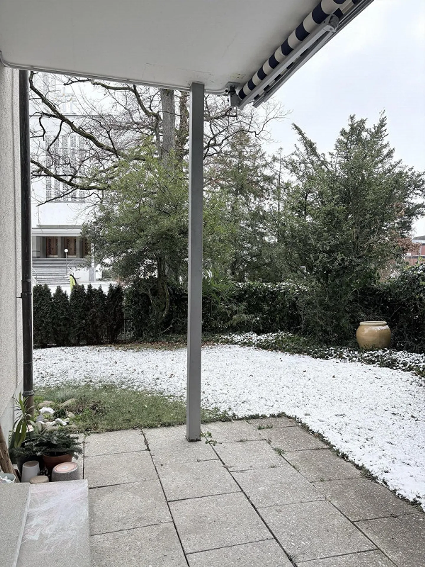 Moderne 4,5 Zimmer-Wohnung in ruhiger, grüner Lage Kreis 8 mit Garten - Foto 13 von 14