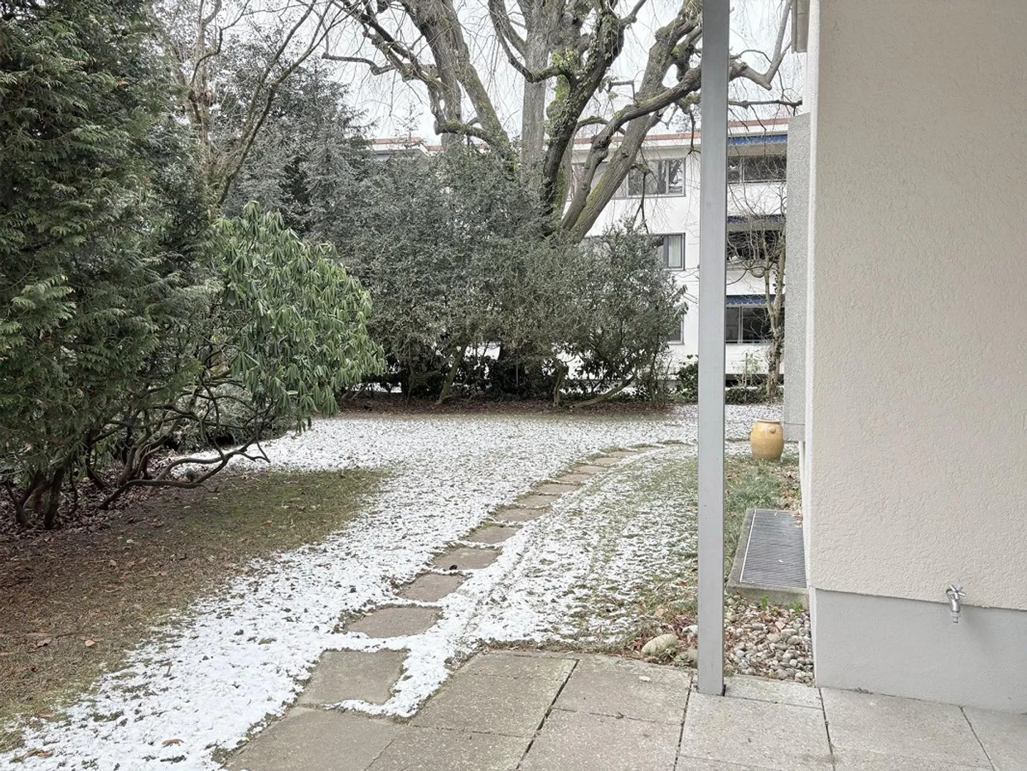 Moderne 4,5 Zimmer-Wohnung in ruhiger, grüner Lage Kreis 8 mit Garten - Foto 14 von 14