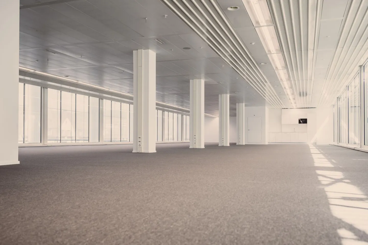 Tour de bureaux 3ème étage Phase d'expansion MIDI - Photo 12 sur 12