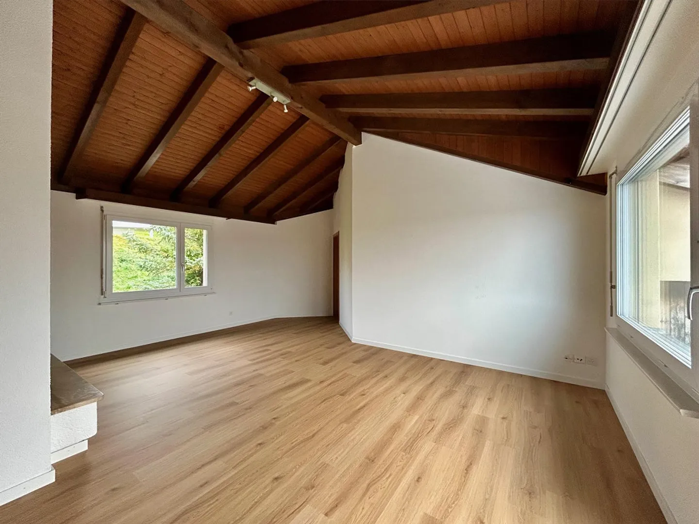 Helle Dachwohnung mit Terrasse - Foto 4 von 8