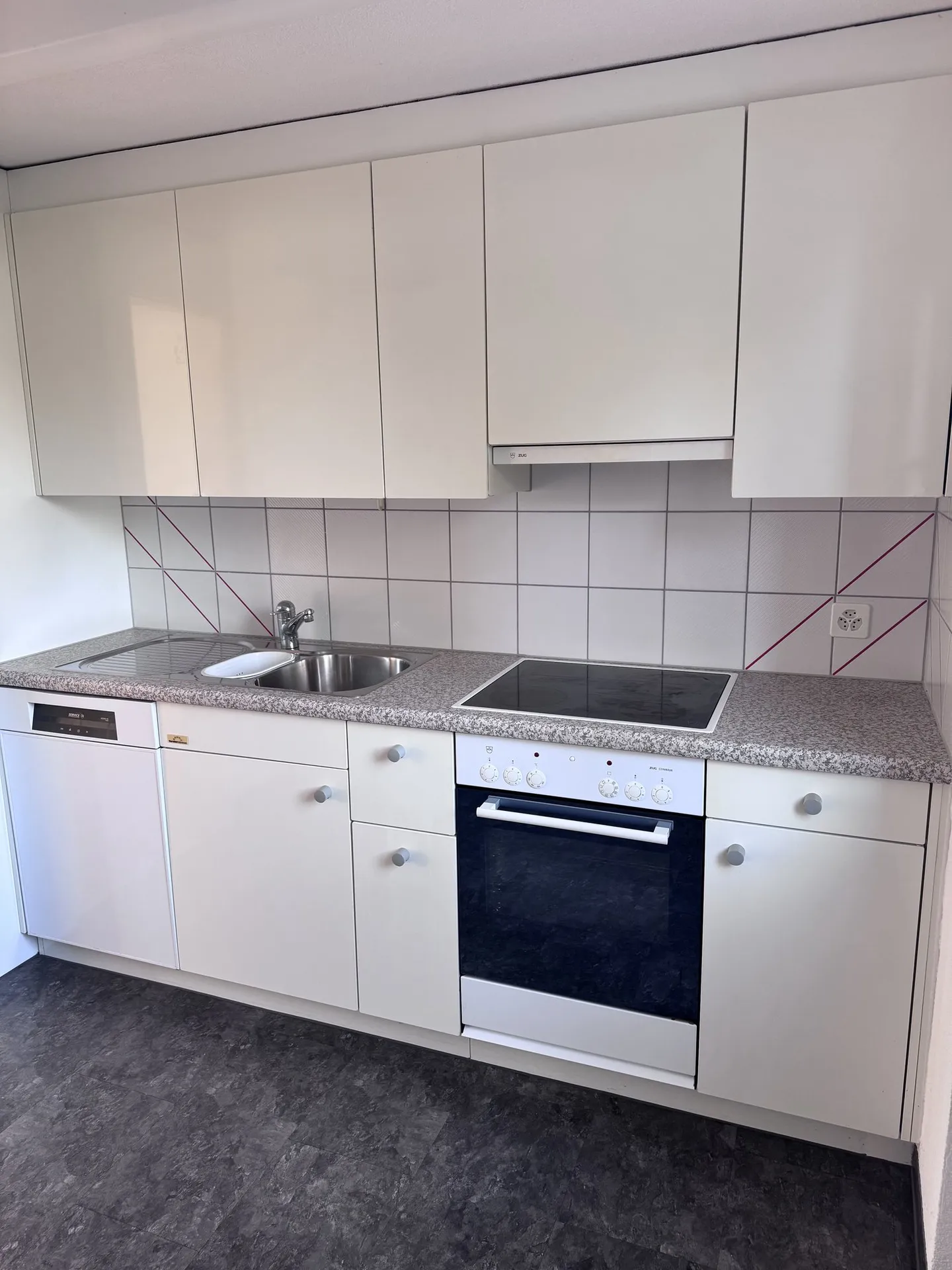 Appartement confortable avec balcon ensoleillé dans la commune d'Erlen - Photo 2 sur 5