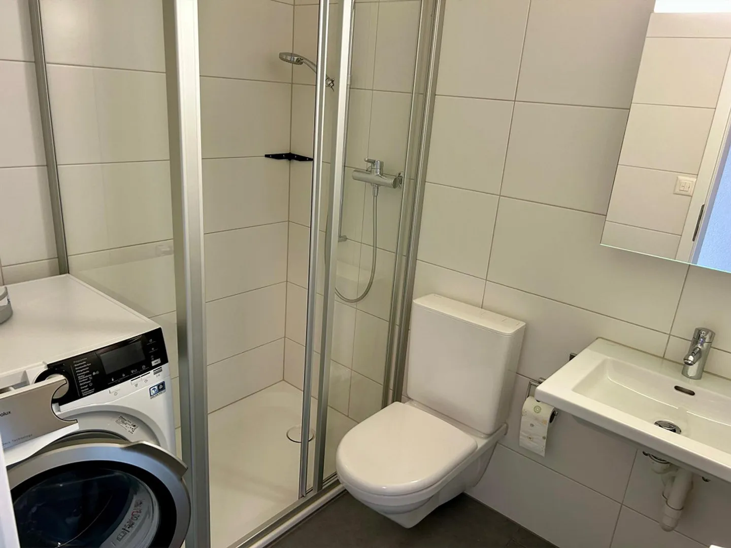 Helle Dachwohnung mit Terrasse - Foto 6 von 8