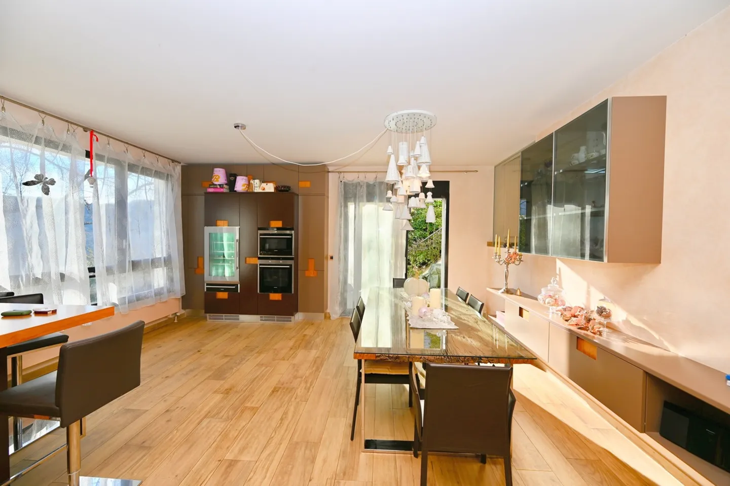 Modern Villa with Heated Pool in Agra - Collina d'Oro - Photo 4 of 20