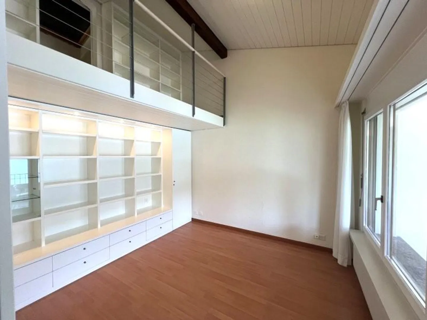 GERÄUMIGE 3.5-ZIMMER-WOHNUNG MIT WUNDERSCHÖNEM SEEBLICK - Foto 12 von 13