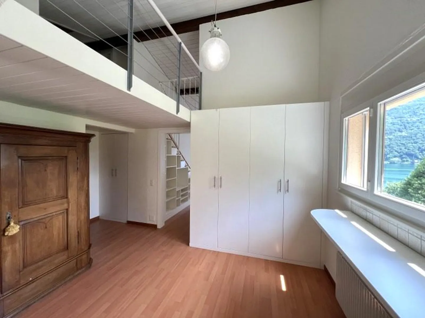 GERÄUMIGE 3.5-ZIMMER-WOHNUNG MIT WUNDERSCHÖNEM SEEBLICK - Foto 7 von 13