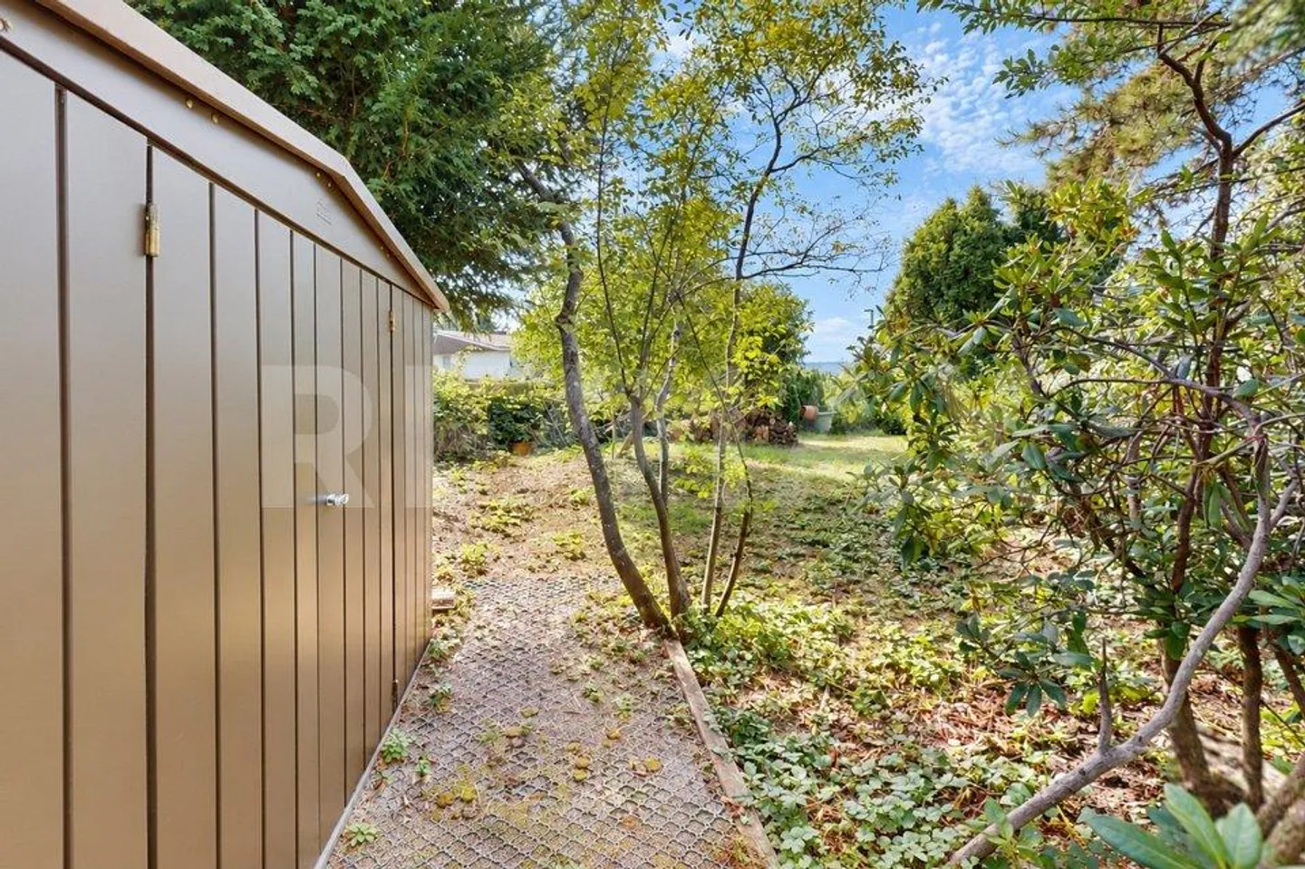 Charmantes Zuhause mit Grosszügigem Garten - Foto 11 von 11