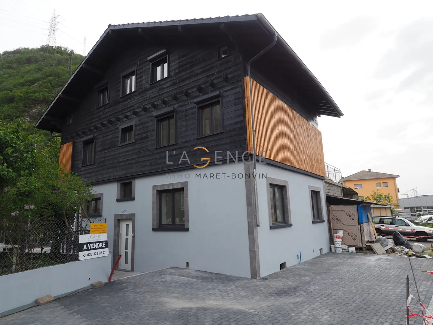 Nuovo - Edificio a reddito composto da 3 appartamenti - Foto 1 di 11