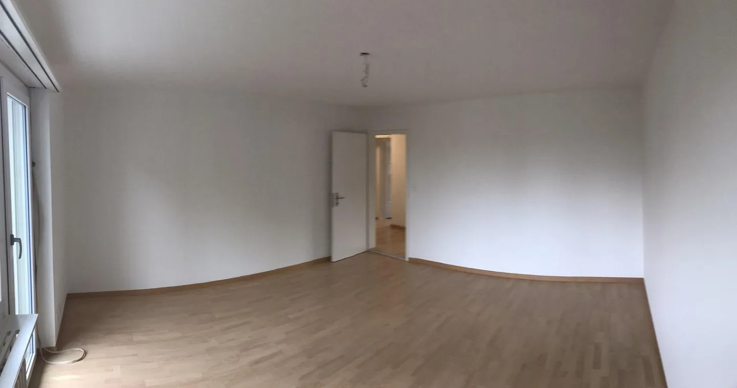Grosszügige und sonnige 3.5-Zimmerwohnung gegenüber Coop Bäregg - Foto 2 von 19