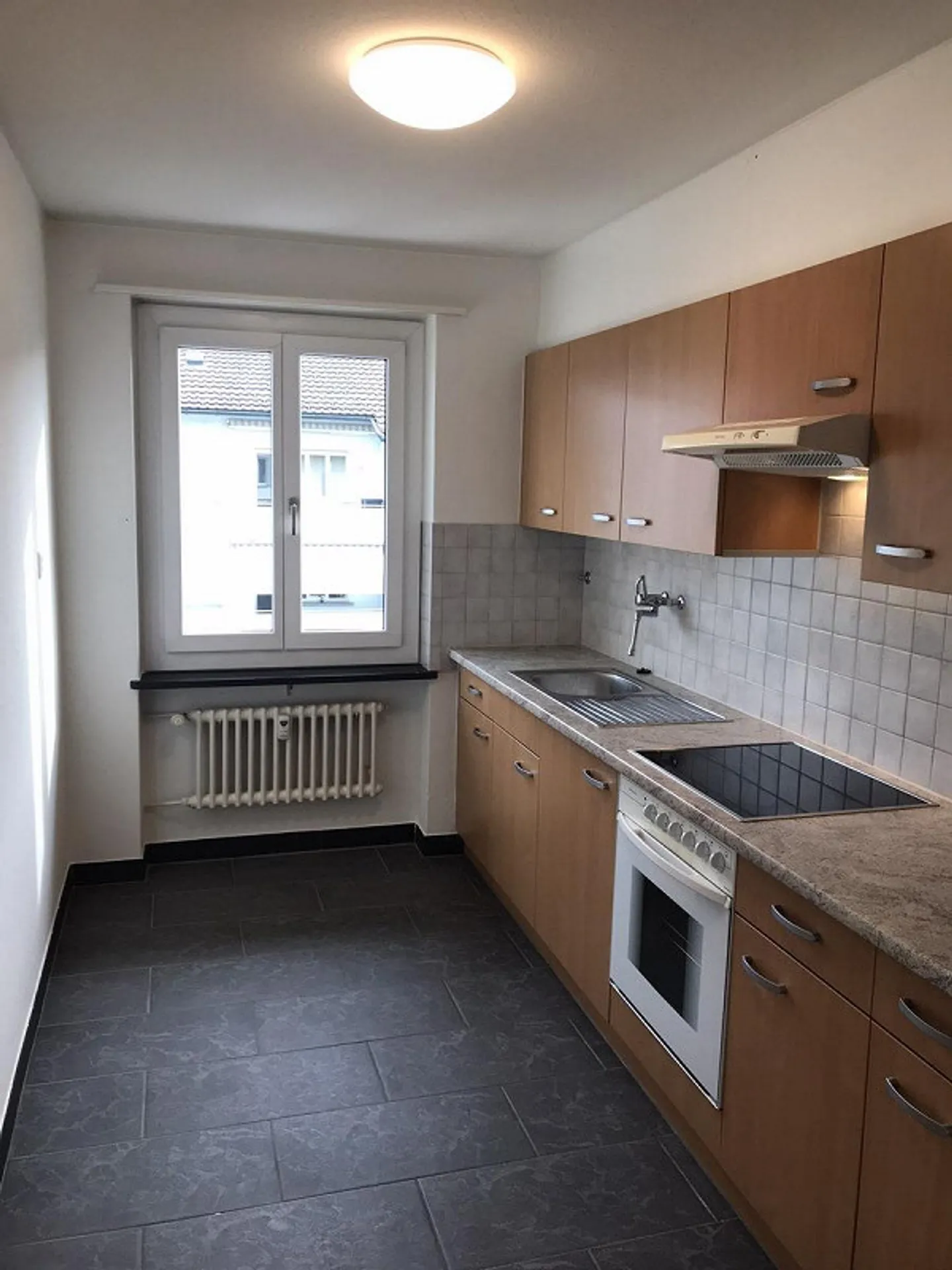 Grosszügige und sonnige 3.5-Zimmerwohnung gegenüber Coop Bäregg - Foto 7 von 19