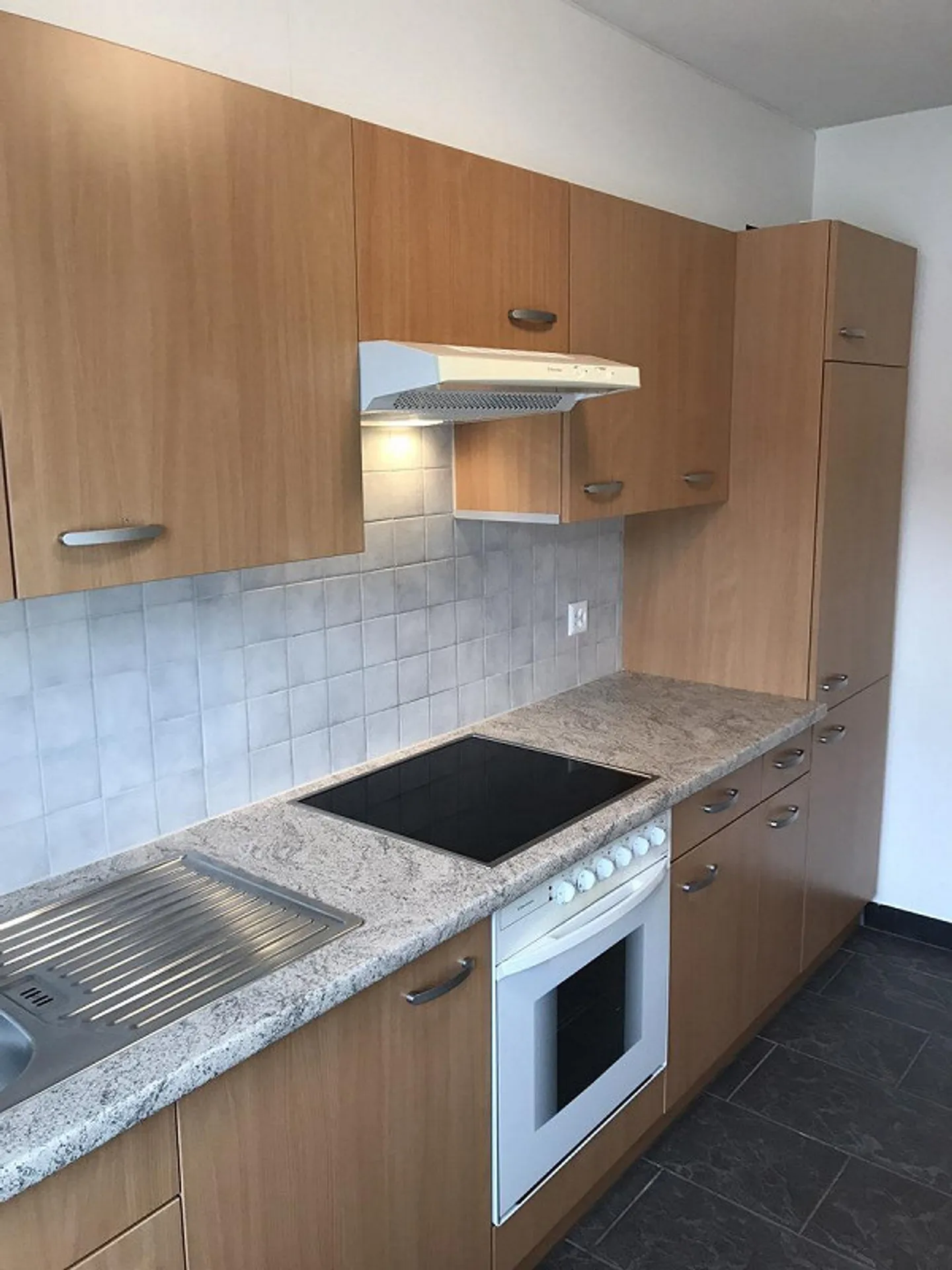 Grosszügige und sonnige 3.5-Zimmerwohnung gegenüber Coop Bäregg - Foto 8 von 19