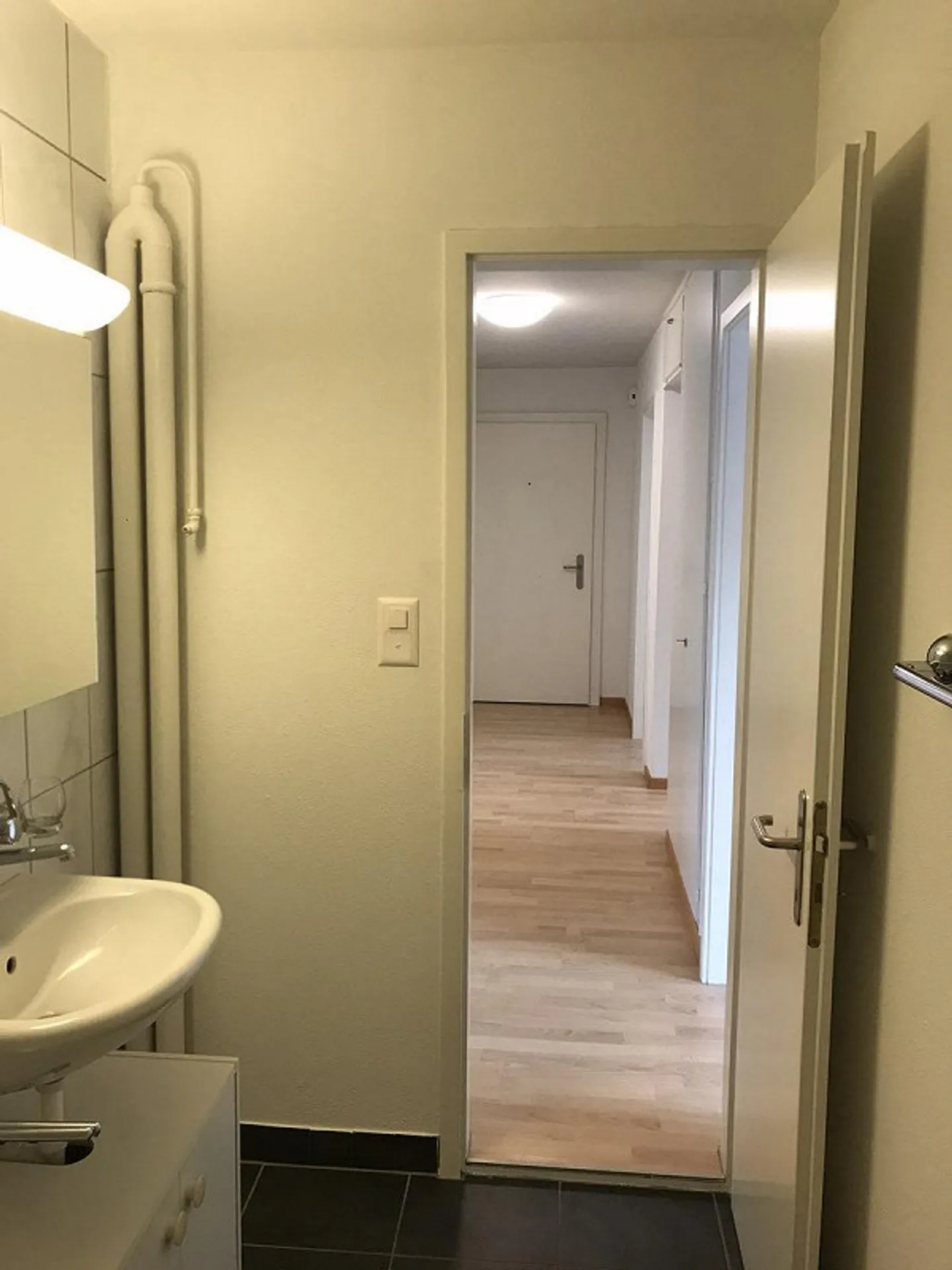 Grosszügige und sonnige 3.5-Zimmerwohnung gegenüber Coop Bäregg - Foto 10 von 19