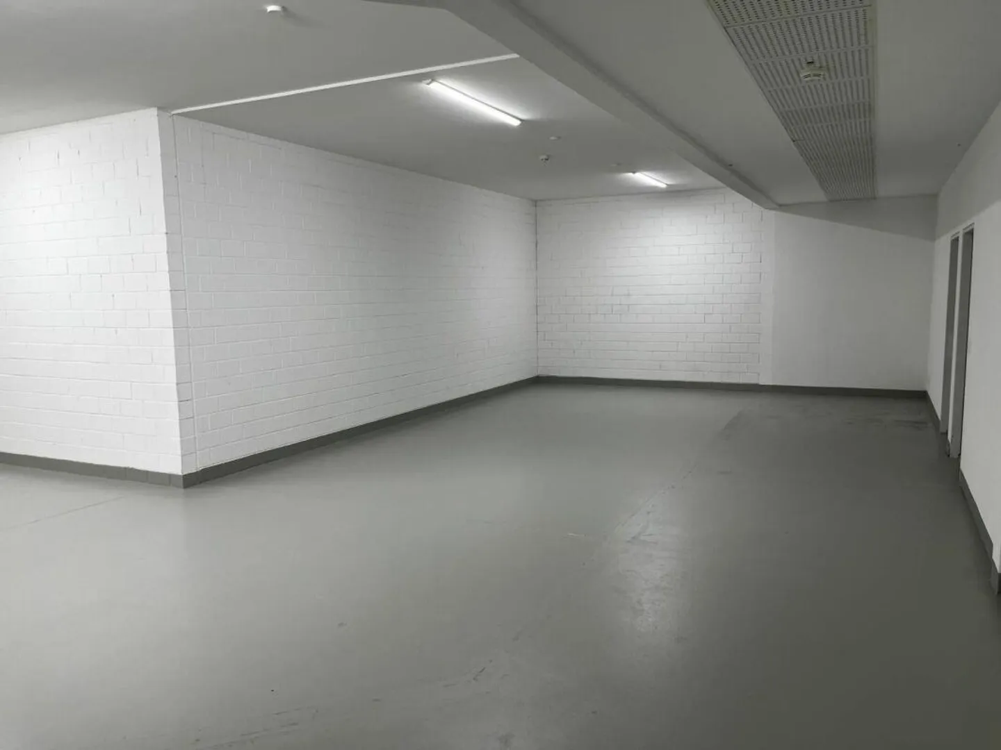 Warehouse 107m² on the 2nd floor - Photo 2 of 5