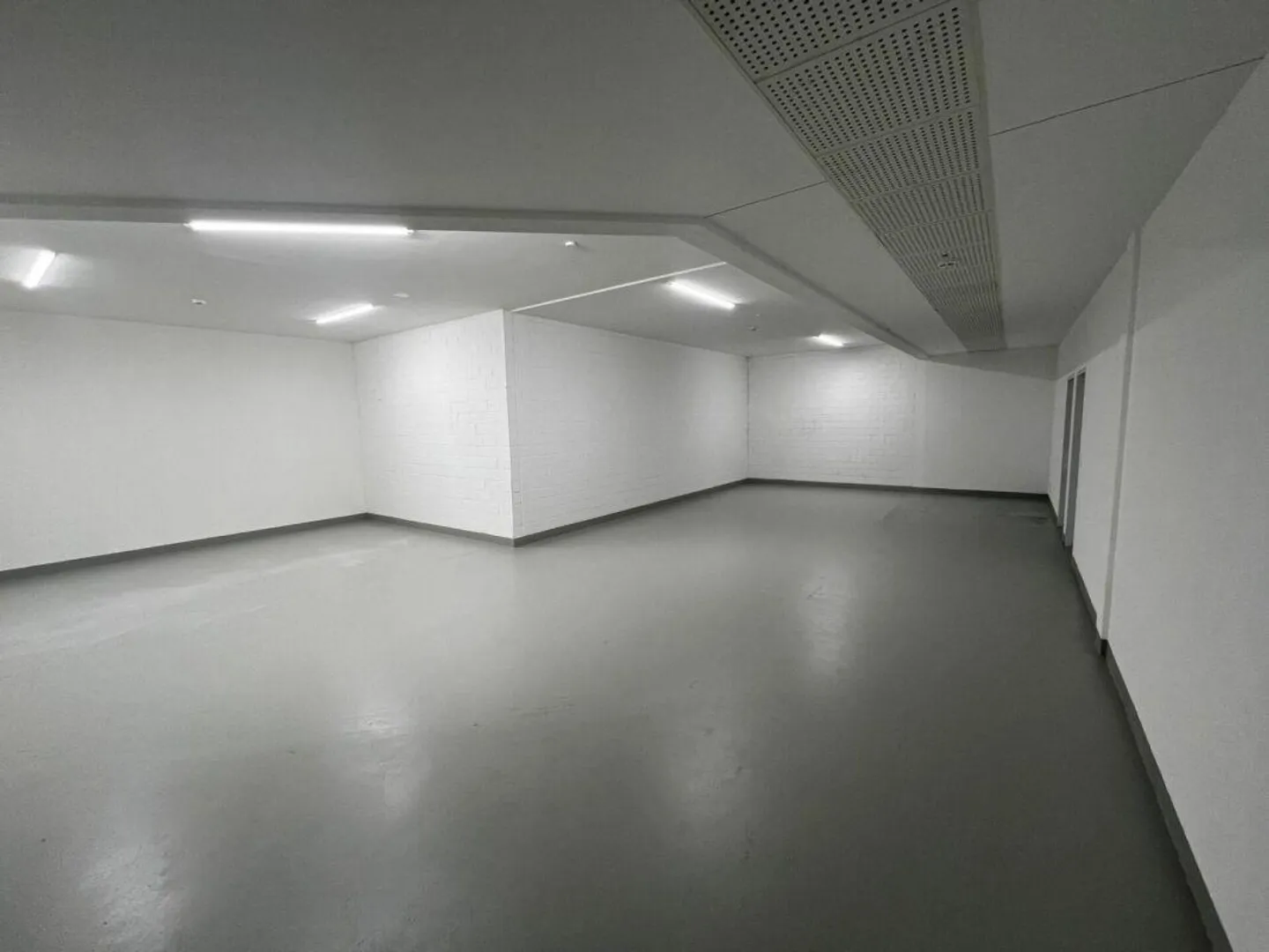Warehouse 107m² on the 2nd floor - Photo 1 of 5