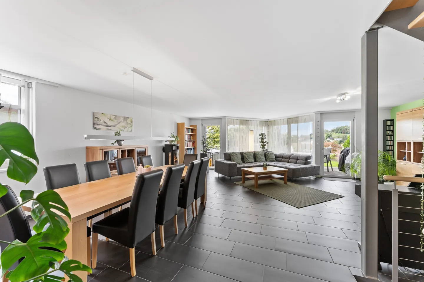 Maison jumelée spacieuse de 5,5 pièces avec 237m2 de surface habitable - Photo 1 sur 7