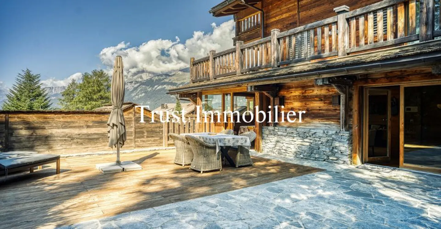 4009. Magnificent Apartment in a Prestigious Residence - Photo 1 of 11